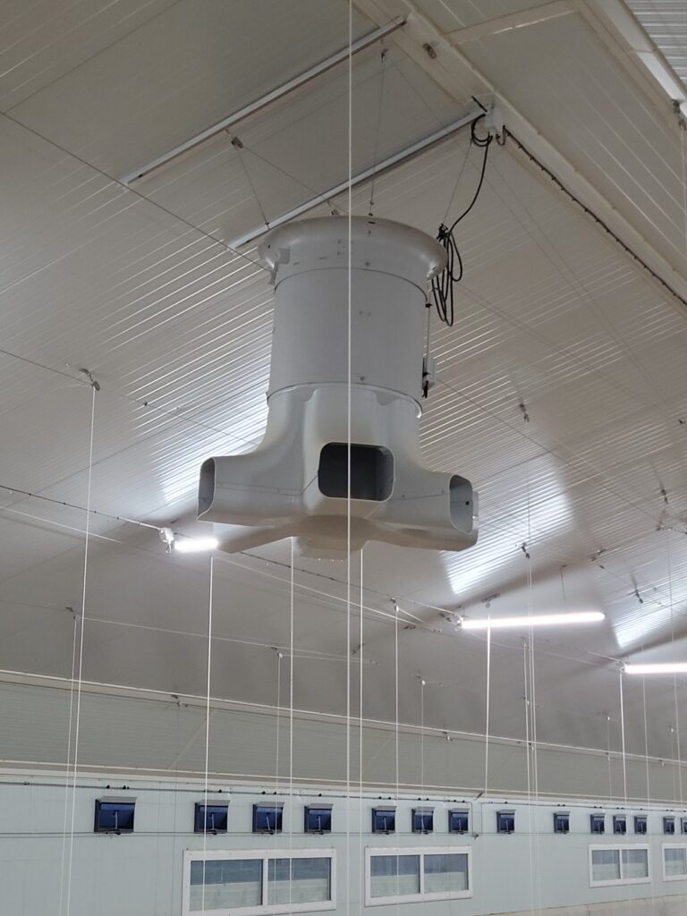 Breizh Brumisation pose des système de chauffage pour bâtiments d'élevage